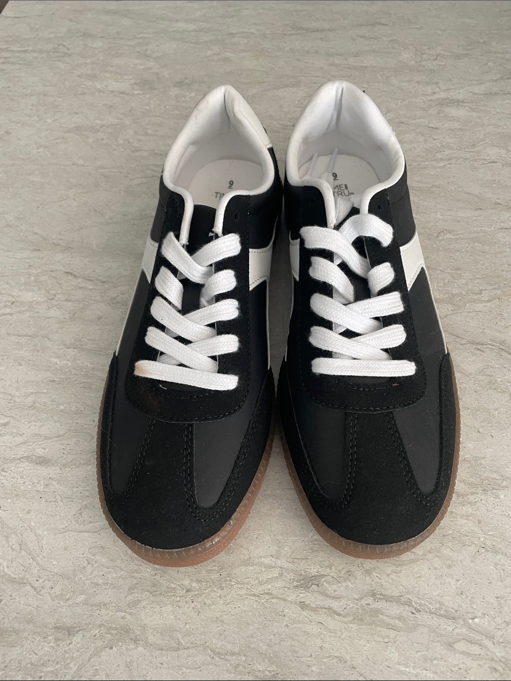 Men's Black and White Retro Casual Sneakers